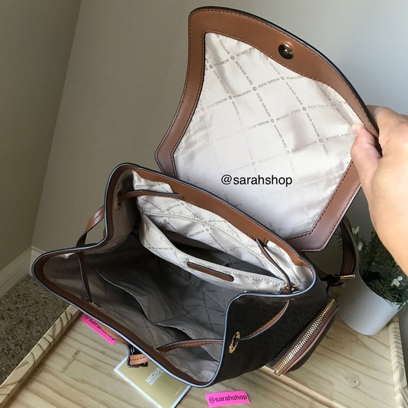 🌼Michael Kors backpack set - Picture 9 of 16